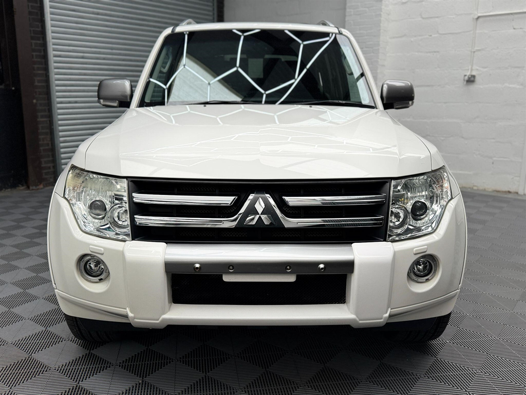 Mitsubishi Shogun 3.2 Di-dc Diamond 4Wd Euro 5 Lwb White #3