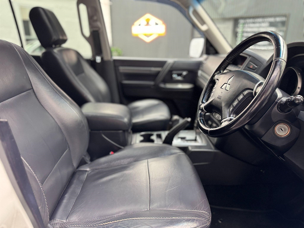 Mitsubishi Shogun 3.2 Di-dc Elegance 4Wd Euro 5 White #16