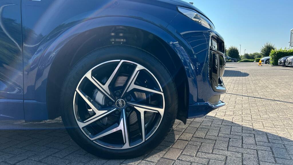 Audi Q6 E-Tron E-tron 100Kwh Black Edition Quattro 5-Door Blue #4