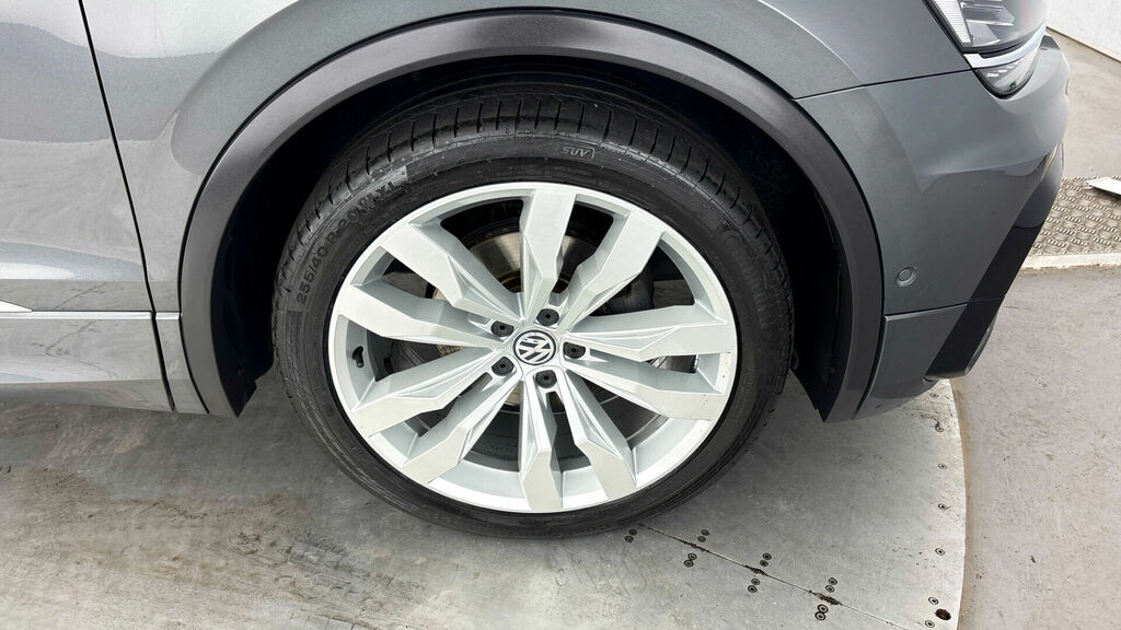 Volkswagen Tiguan 2.0 Tdi R-line Tech Dsg 4Motion Euro 6 5-Door NC19EAX Grey #5