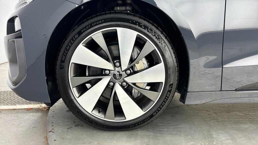 Audi A6 E-tron Avant 100Kwh Performance S Line 5-Door Grey #4