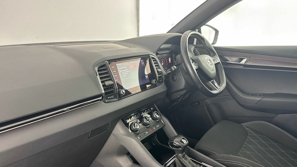 Skoda Karoq Tsi Act Sportline Dsg 4Wd Euro 6 5-Door LW19LOJ Red #2