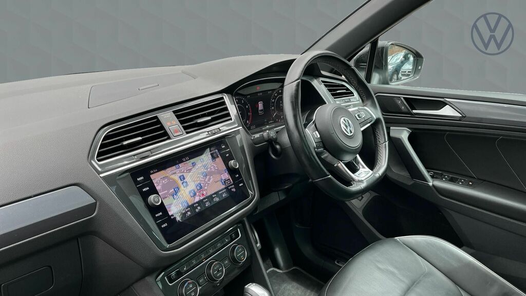 Volkswagen Tiguan 2.0 Tsi R-line Dsg 4Motion Euro 6 5-Door WD18LJZ Black #2