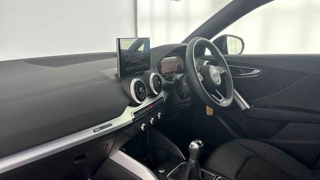 Audi Q2 Tfsi Cod 35 S Line Euro 6 5-Door Black #2