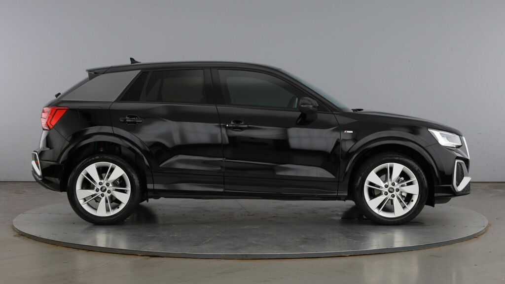 Audi Q2 Tfsi Cod 35 S Line S Tronic Euro 6 5-Door LV75KCU Black #4