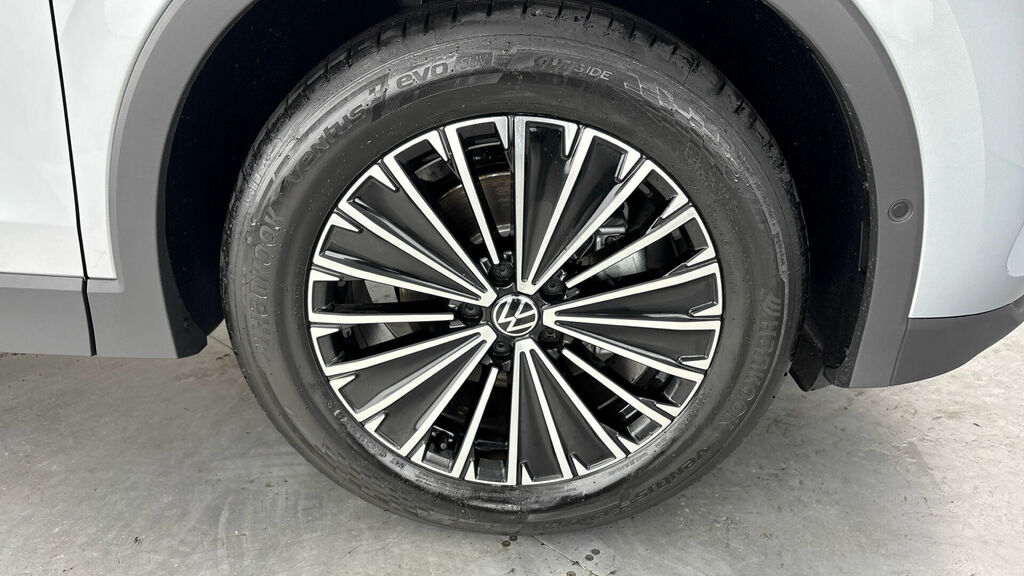 Volkswagen Tiguan Etsi Mhev Life Dsg Euro 6 5-Door WR26YVO Silver #5