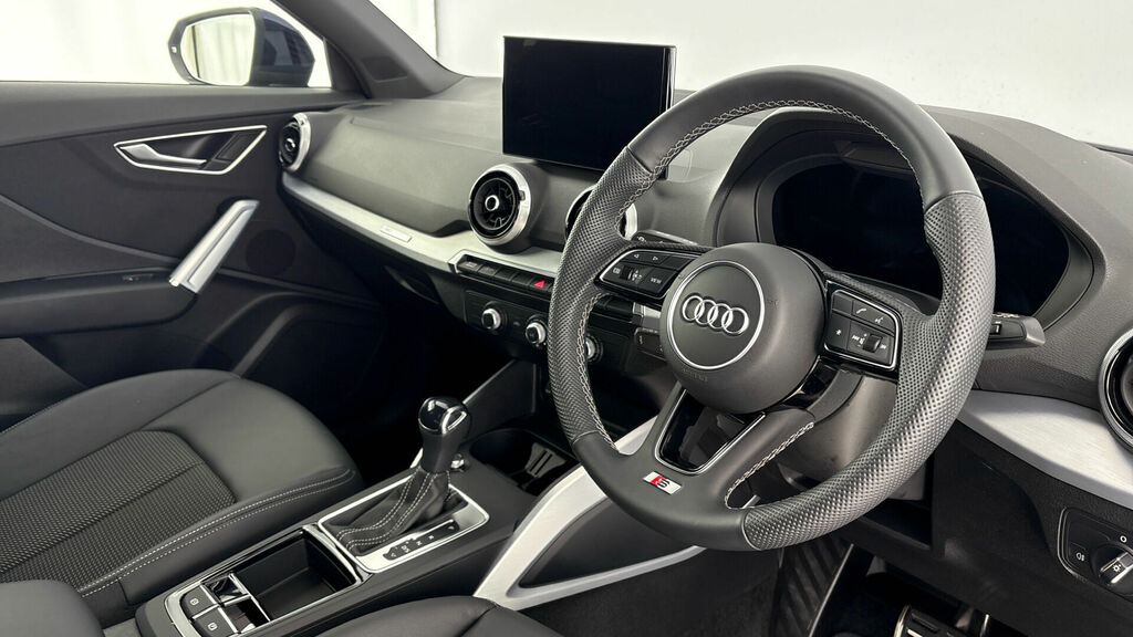Audi Q2 Tfsi Cod 35 S Line S Tronic Euro 6 5-Door KM75CYW Blue #6