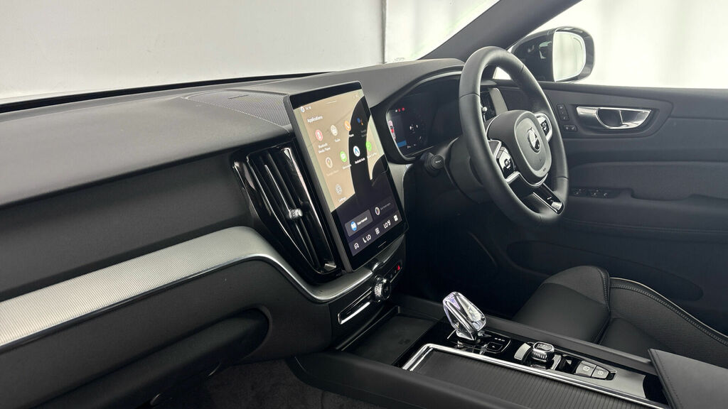 Volvo XC60 2.0 B5 Mhev Plus Black Edition Euro 6 5-Door CA75UHR Black #2