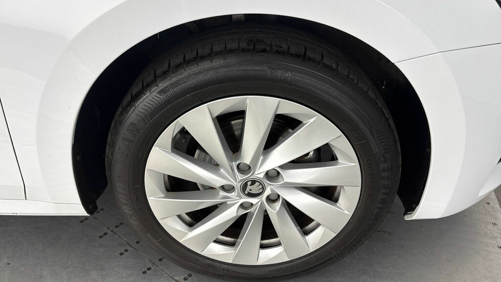 Skoda Octavia Tsi Act Se L Euro 6 5-Door White #5
