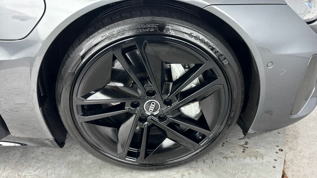 Audi Rs E-Tron Gt 93.4Kwh Carbon Vorsprung Quattro 4-Door Grey #5