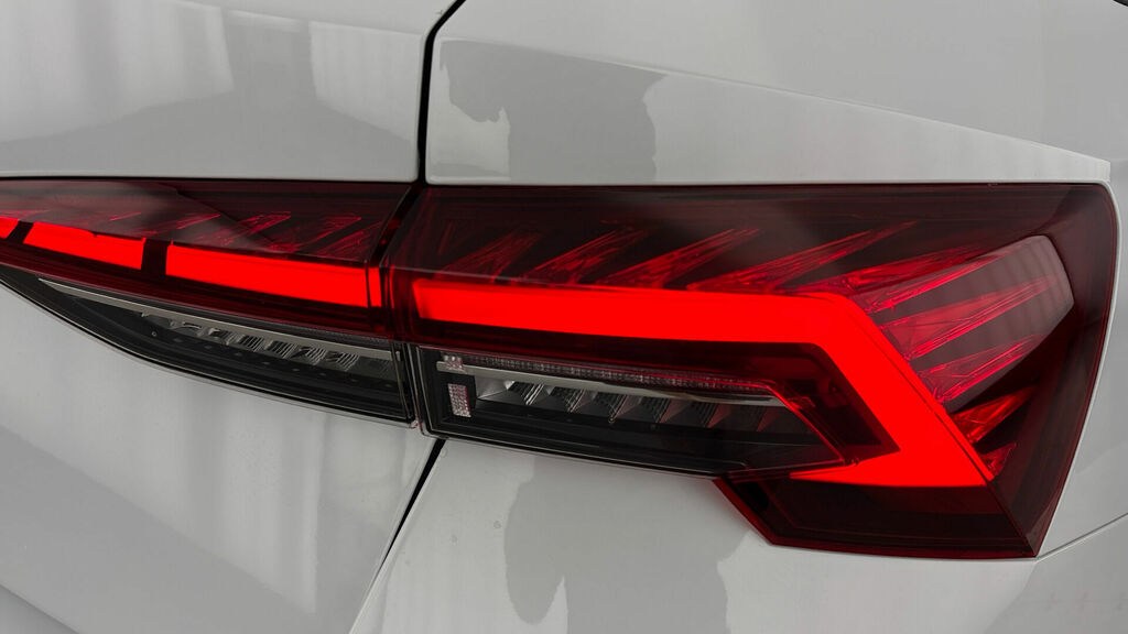 Skoda Octavia Skoda Hatchback 2.0 Tdi 150 Sportline D Red #29