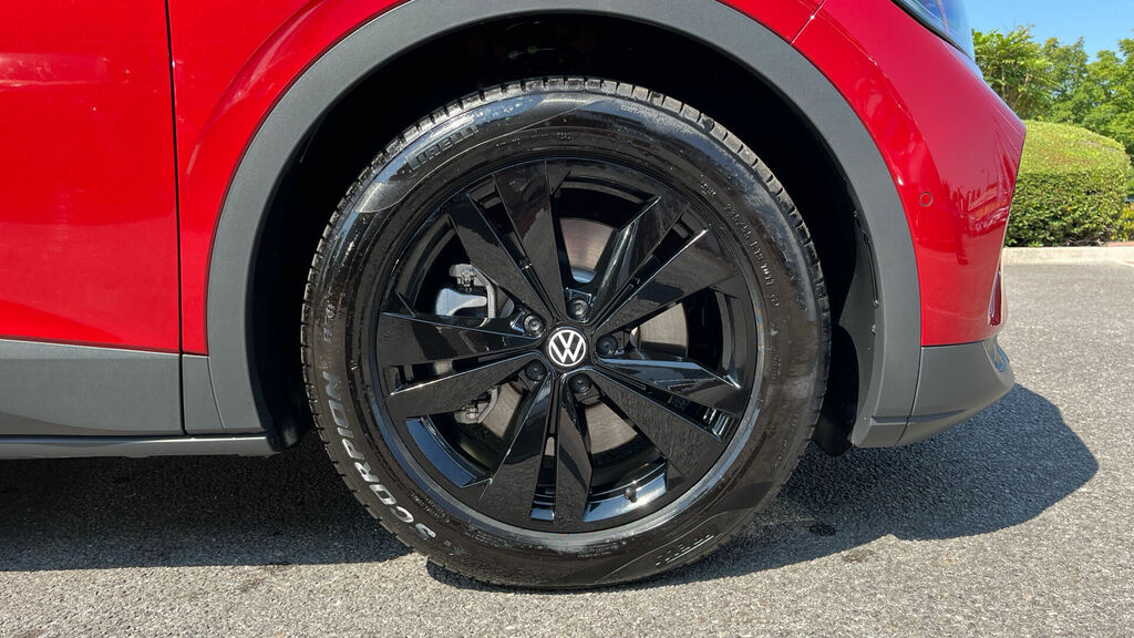 Volkswagen ID.4 Pro 77Kwh Black Edition 5-Door KS75JNL Red #5