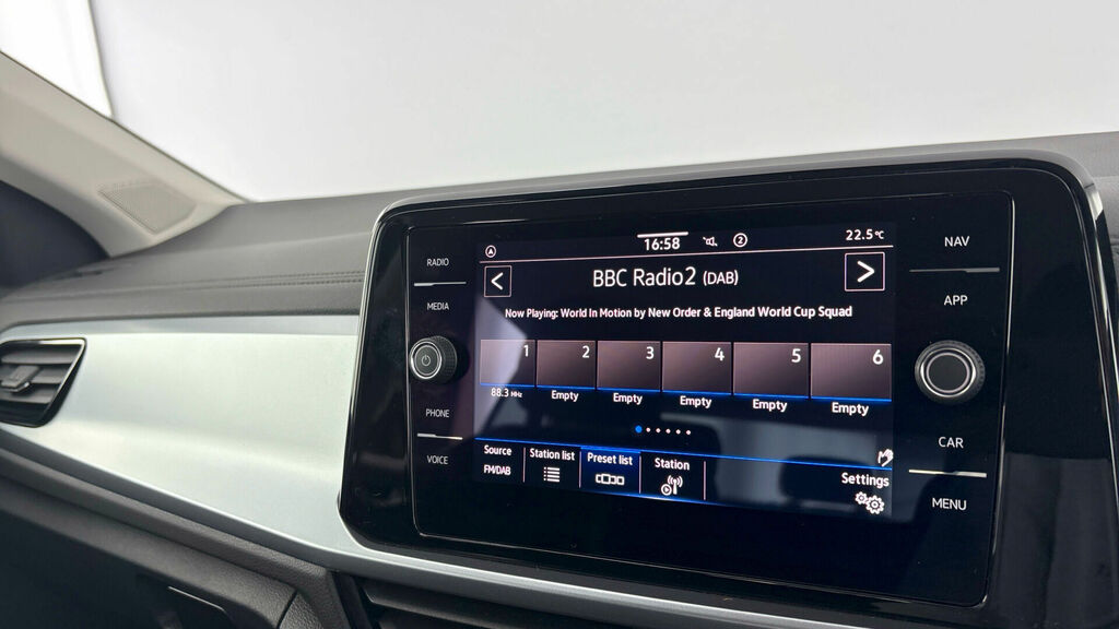 Volkswagen T-Roc R-line 1.5 Tsi 150Ps 6-Speed Blue #25