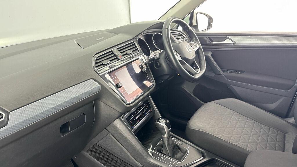 Volkswagen Tiguan Tsi Life Dsg Euro 6 5-Door White #2