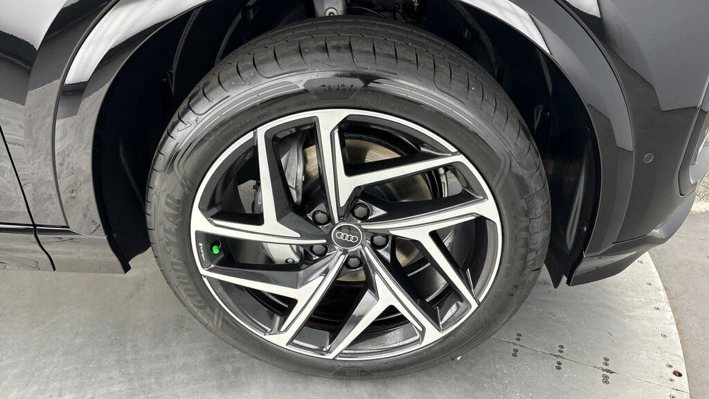 Audi Q6 E-Tron E-tron 83Kwh Black Edition 5-Door Black #4