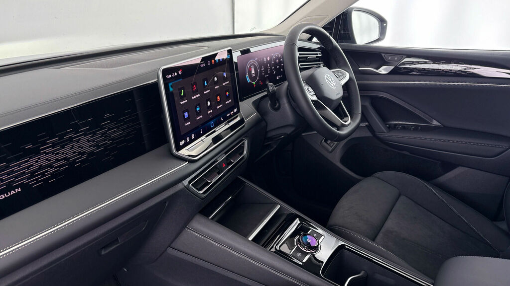 Volkswagen Tiguan 2.0 Tdi Elegance Dsg Euro 6 5-Door WV26ZUD Black #2