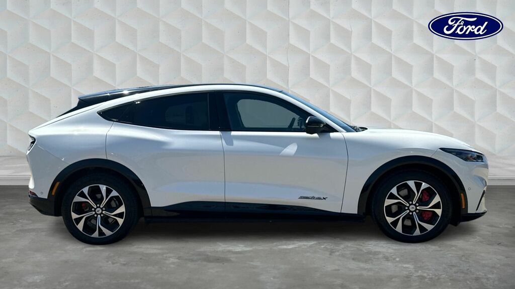 Ford Mustang Mach-E Extended Range 91Kwh 5-Door White #4