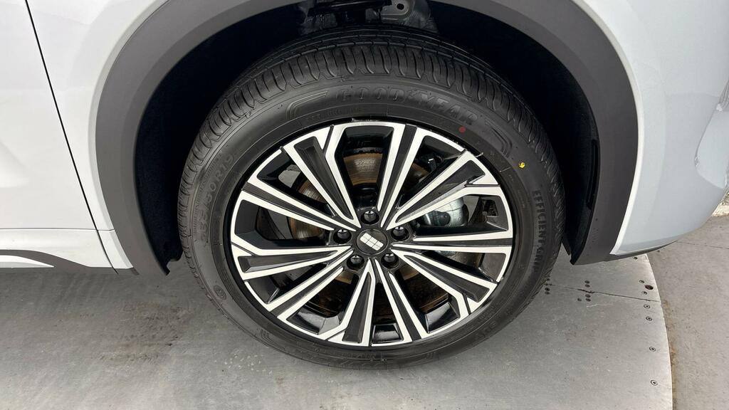 Geely Starray Em-i 29.8Kwh Ultra Euro 6 5-Door Silver #4