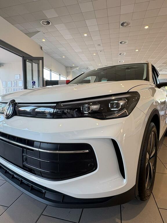Volkswagen Tiguan Etsi Mhev Match Dsg Euro 6 5-Door White #2