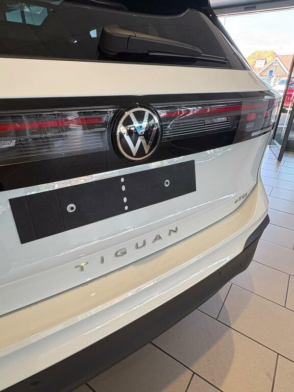 Volkswagen Tiguan Etsi Mhev Match Dsg Euro 6 5-Door White #3