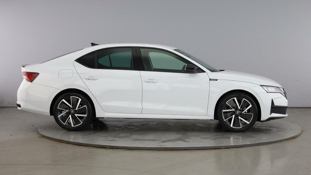 Skoda Octavia Hatch Sportline 1.5 Tsi E-tec 150 Ps Dsg White #3
