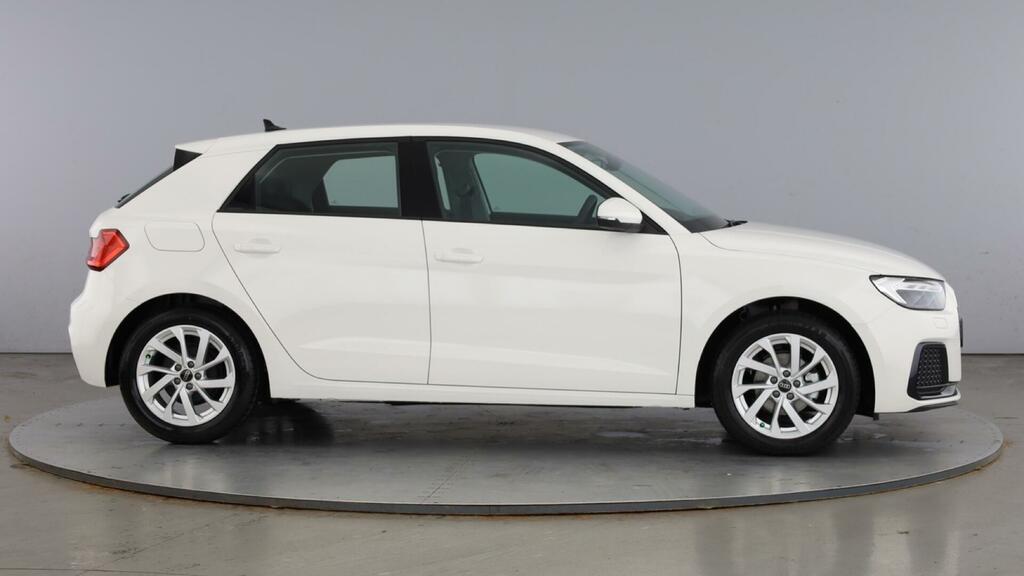 Audi A1 Sportback Sport 25 Tfsi 95 Ps 5-Speed White #3