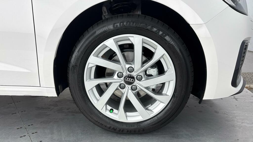 Audi A1 Sportback Sport 25 Tfsi 95 Ps 5-Speed White #4