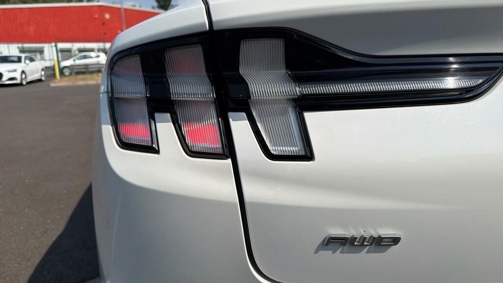 Ford Mustang Mach-E Extended Range 91Kwh 5-Door White #5