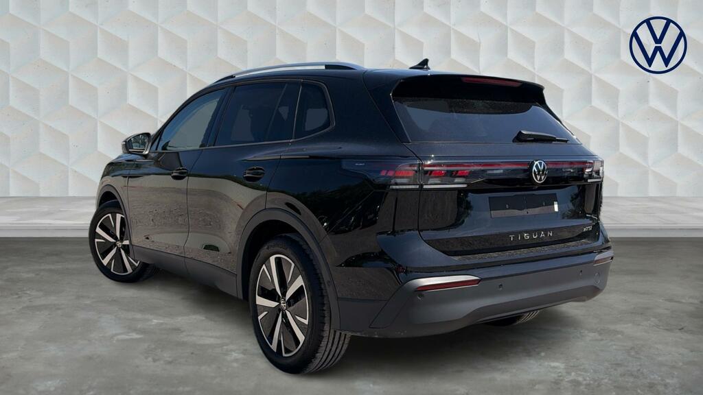 Volkswagen Tiguan Etsi Mhev Match Dsg Euro 6 5-Door Black #2