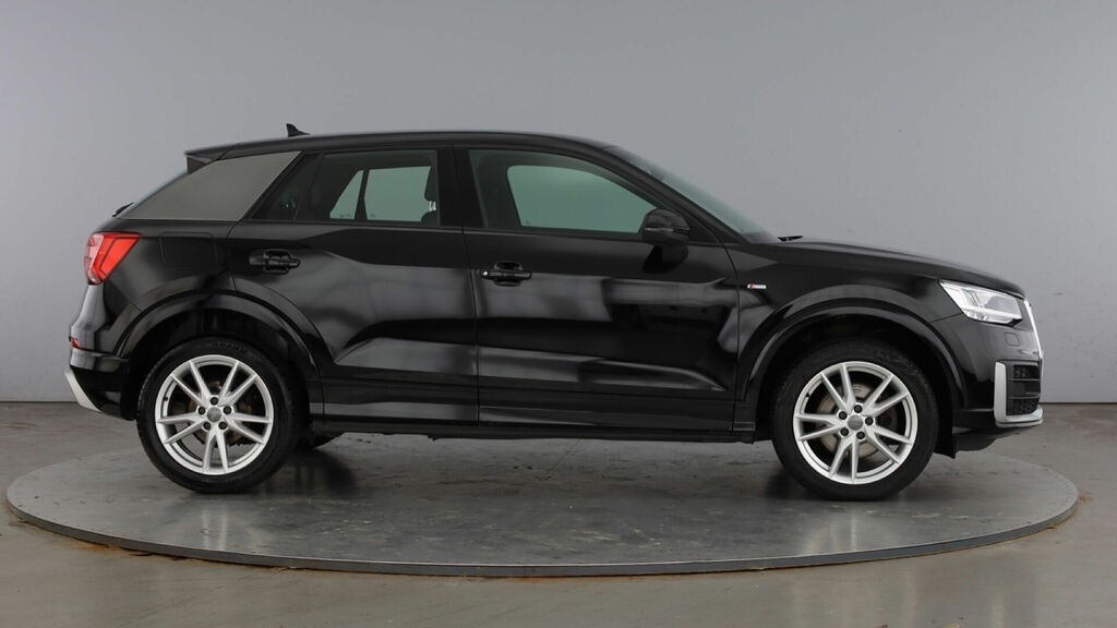 Audi Q2 Tfsi Cod S Line Euro 6 5-Door Black #4