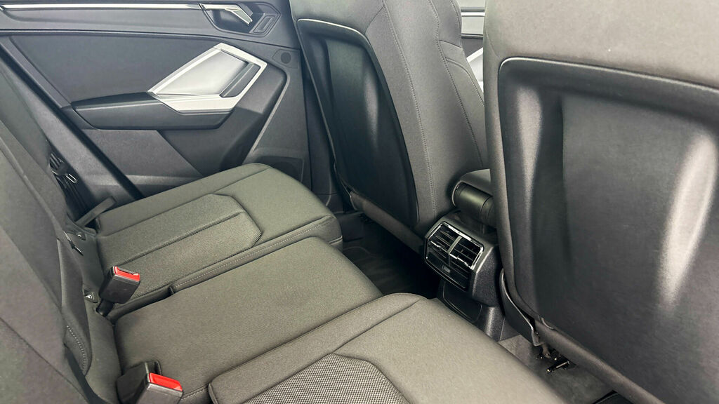 Audi Q3 35 Tfsi Black Edition Black #27