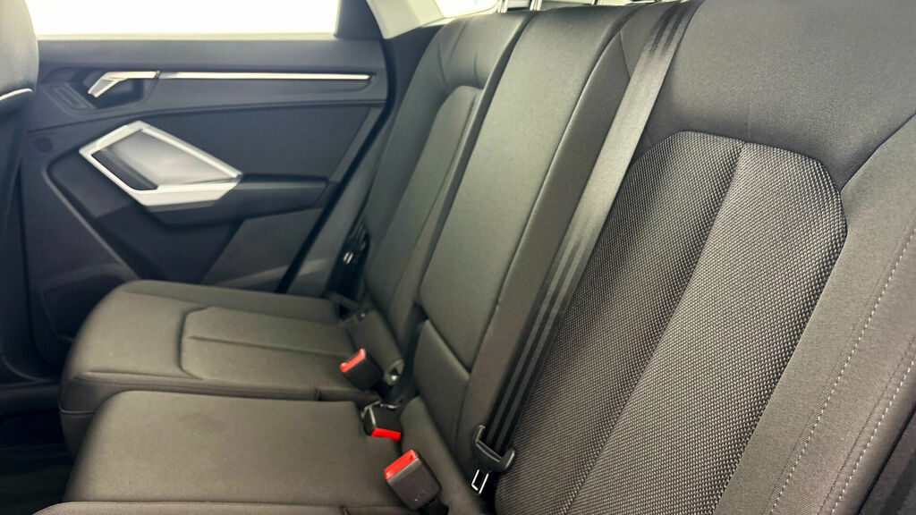 Audi Q3 35 Tfsi Black Edition Black #32