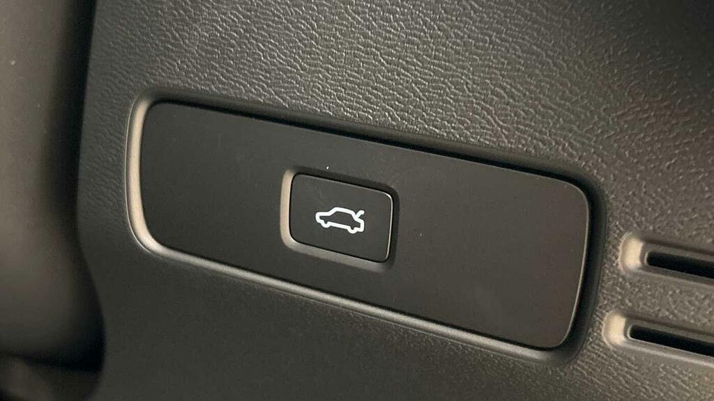 Volvo XC40 2.0 B4p Ultra Bright Black #29