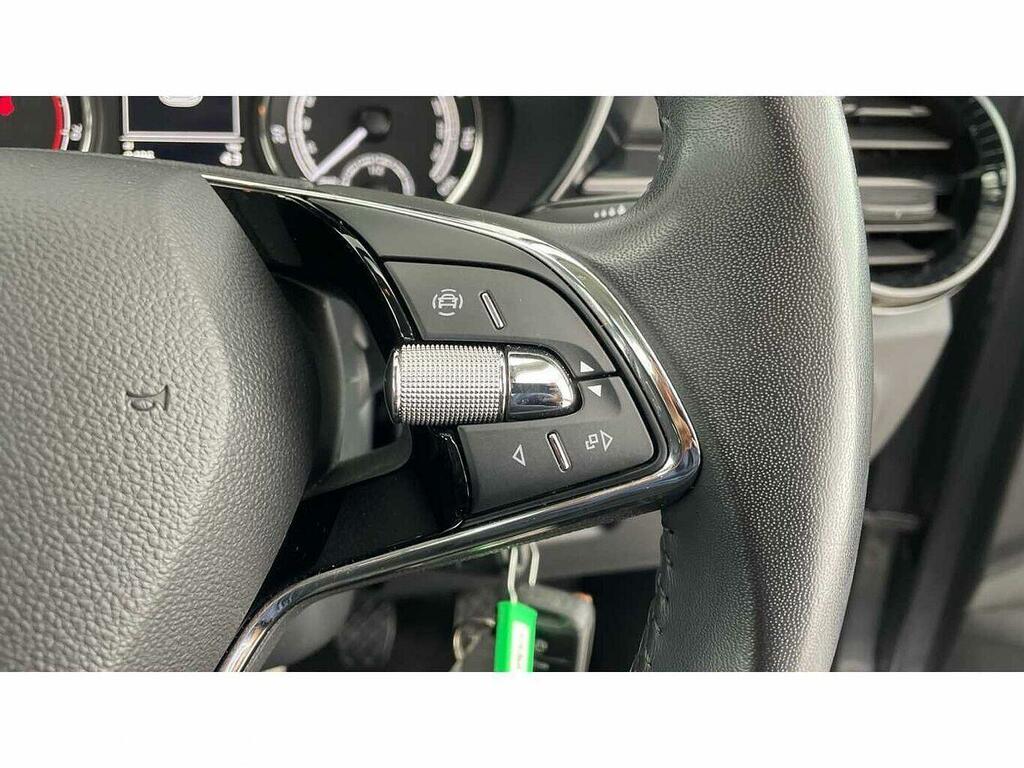 Skoda Fabia 1.0 Tsi Se Comfort Black #28