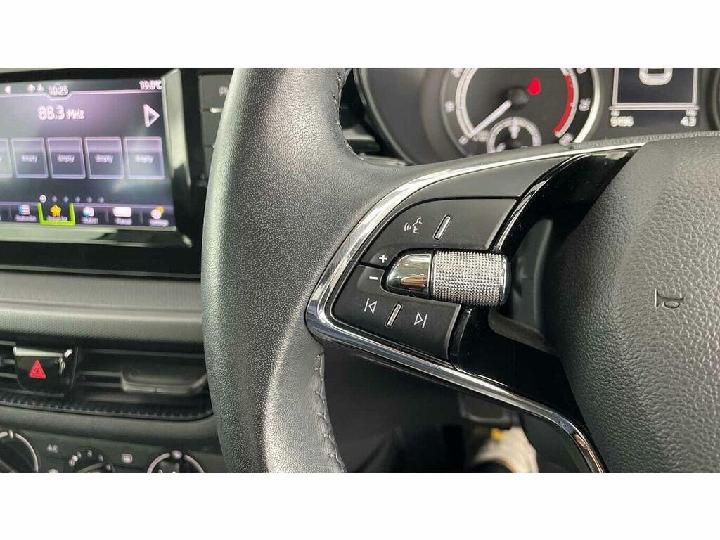 Skoda Fabia 1.0 Tsi Se Comfort Black #30