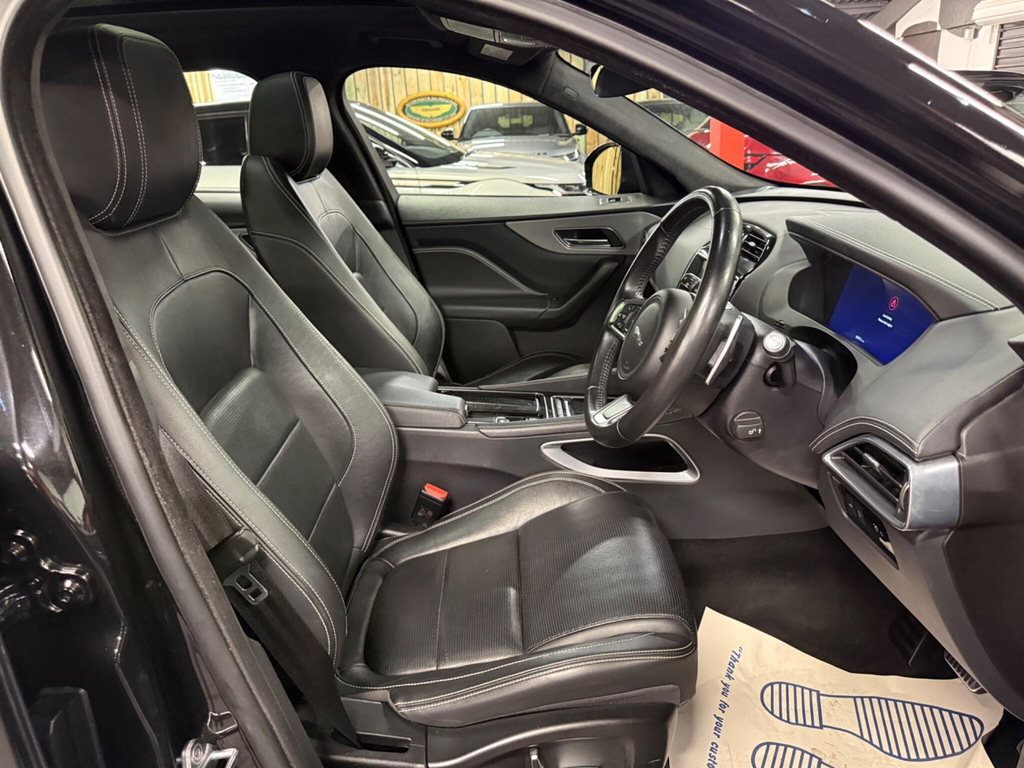 Jaguar F-Pace 2.0 D180 Chequered Flag Awd Euro 6 Ss MJ69PMV #3