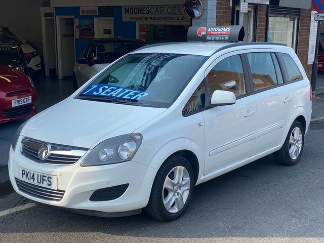 Vauxhall Zafira 1.8 16V Exclusiv Mpv White #3