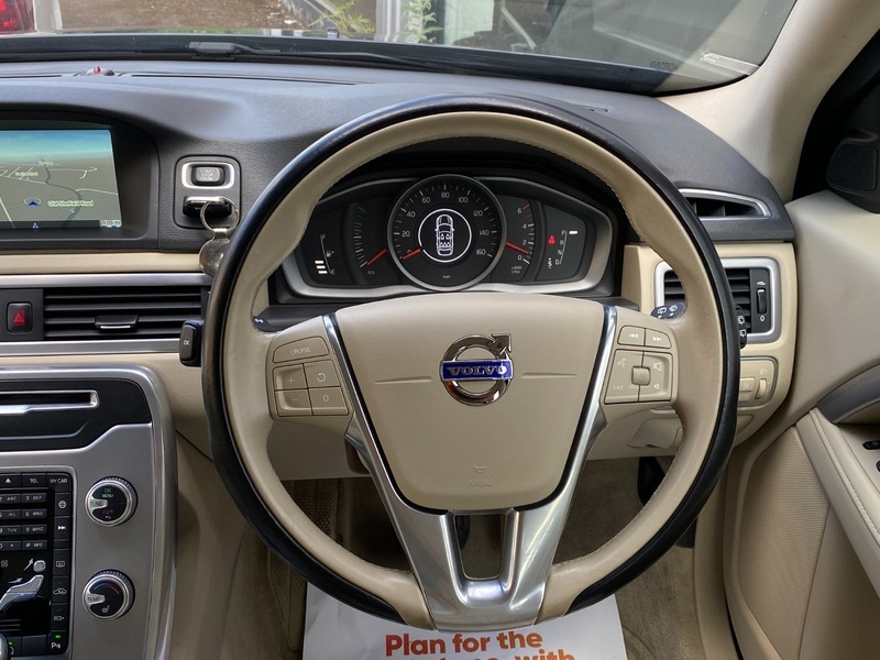 Volvo V70 D3 136 Business Edition Geartronic Gold #17
