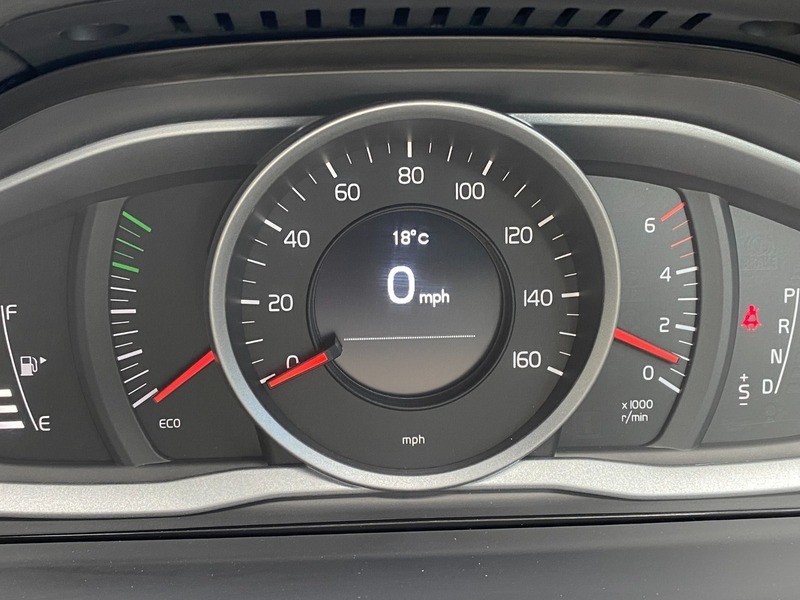 Volvo V70 D3 136 Business Edition Geartronic Gold #26