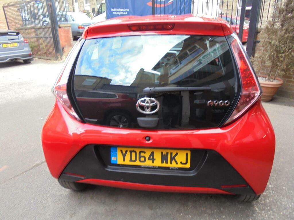 Toyota Aygo 1.0 Vvt-i X-play X-shift Euro 5 Red #6