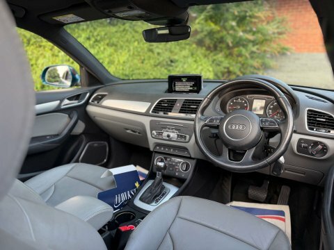 Audi Q3 Tfsi Sport Black #8