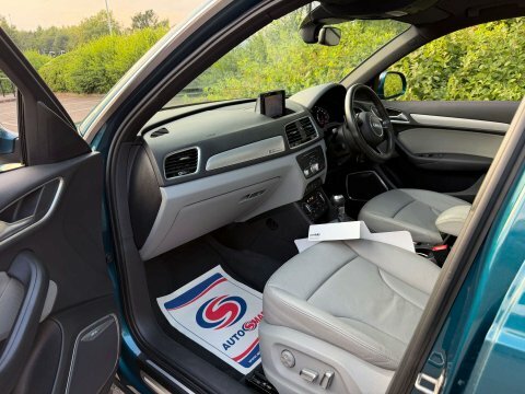Audi Q3 Tfsi Sport Black #32