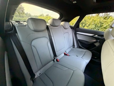 Audi Q3 Tfsi Sport Black #13