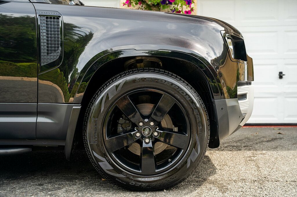 Land Rover Defender 110 Sd4 S Black #4
