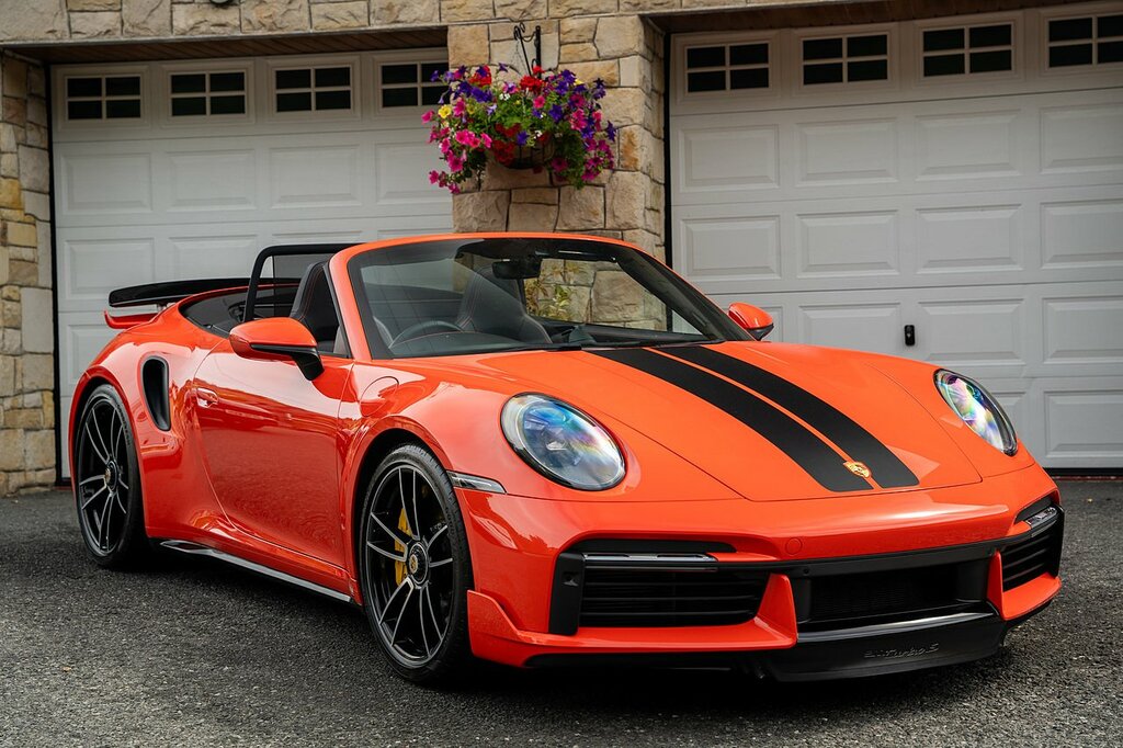 Porsche 911 T 992 Turbo S Orange