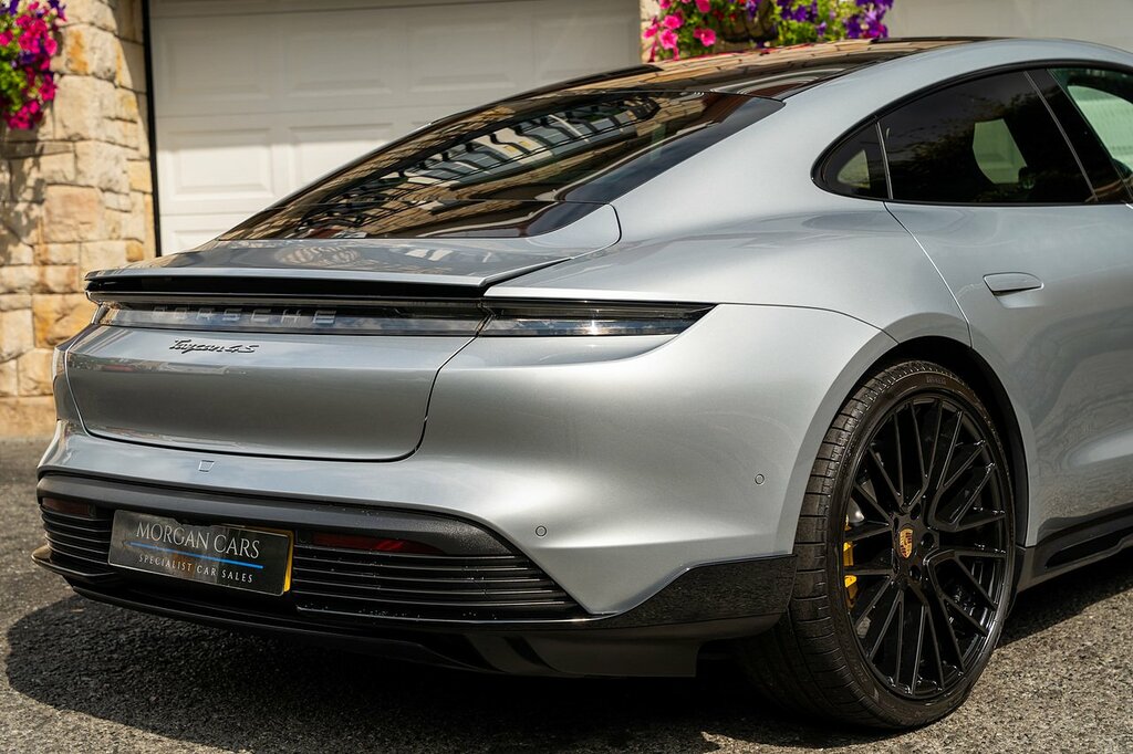Porsche Taycan 93Kwh Turbo Grey #7