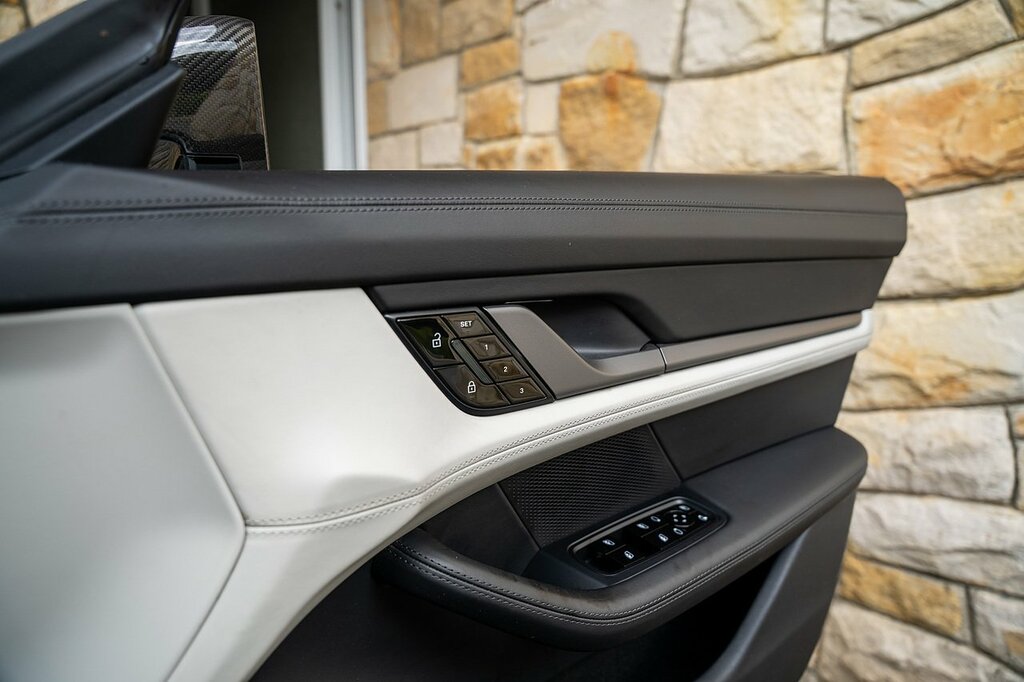 Porsche Taycan 93Kwh Turbo Grey #60