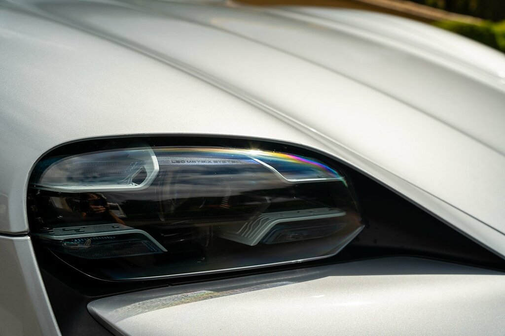 Porsche Taycan 93Kwh Turbo Grey #22