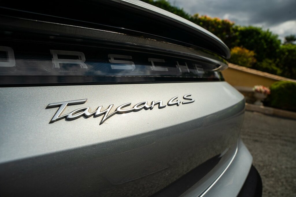 Porsche Taycan 93Kwh Turbo Grey #10