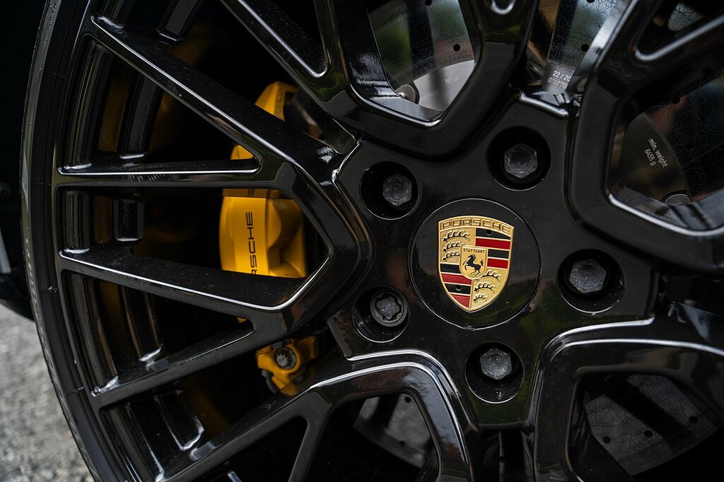 Porsche Taycan 93Kwh Turbo Grey #14